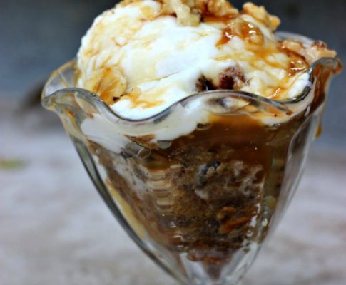 APPLE WALNUT SLOW COOKER BREAD PUDDING